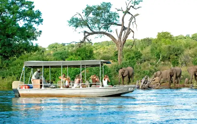 4-Day Victoria Falls & Chobe Safari