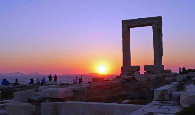 L’Essence de la Grèce : Athènes, Naxos & Santorin