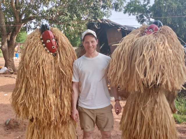 Estadia na Costa do Marfim : cultura, tradições, aventuras e descobertas
