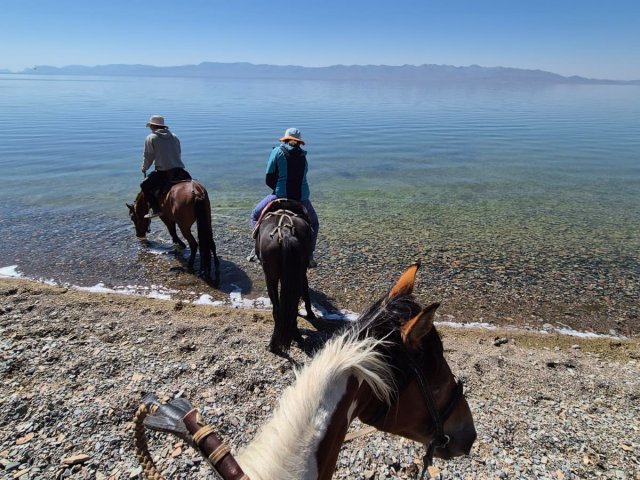 Circuito personalizado pelos mais belos lagos do Quirguistão