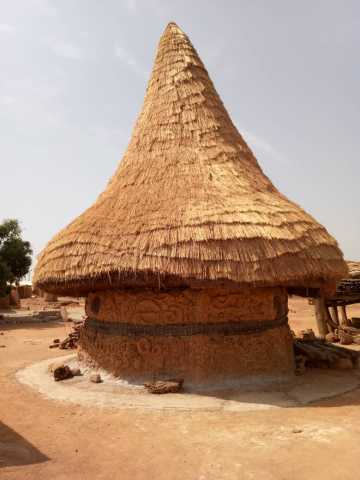 Stay in Côte d’Ivoire: culture, traditions, adventures and discoveries