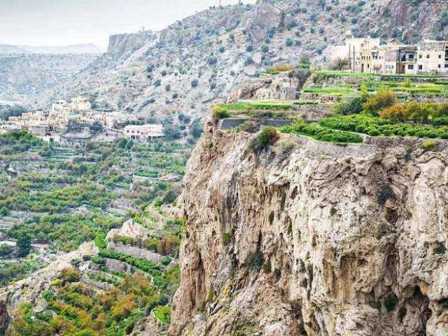 Évadez-vous en Oman - Explorez la majestueuse montagne, le désert et la mer d'Oman