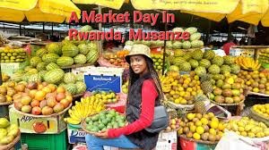 Trekking de gorilles de 3 jours – Parc National des Volcans - Visitez le marché de Musanze, les grottes et le mémorial Dian Fossey - Photo du jour