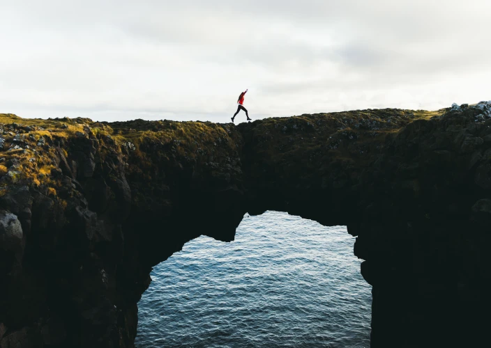 Voyage au centre de la Terre : Excursion d'une journée à Snæfellsnes et à la grotte de lave - Lóndrangar, stacks de mer - Photo du jour