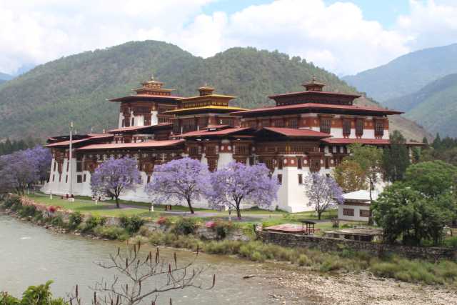 Tour culturale del Bhutan occidentale via Nepal