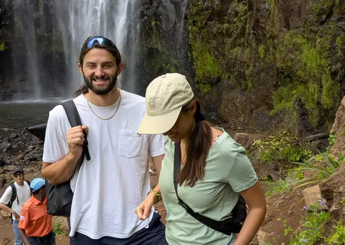 Experiência Exclusiva de Safari de 3 Dias na Tanzânia - Transferência por estrada de Arusha para o Parque Nacional de Tarangire para um safari guiado - Foto do dia