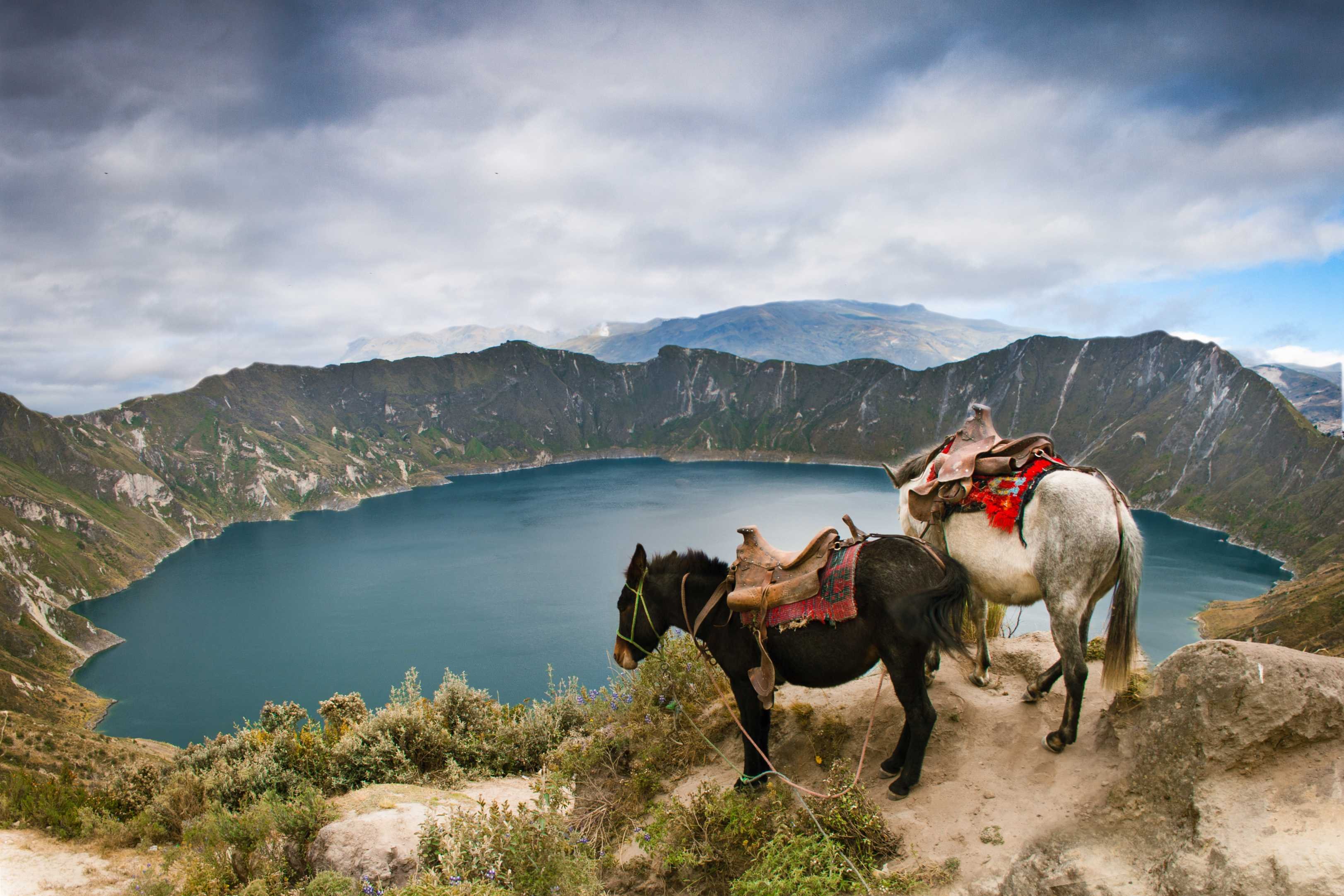 Luna de miel ecuatorial - Cuicocha, lago de altura y el Medio del Mundo - Cuicocha, lac d'altitude et le Milieu du Monde