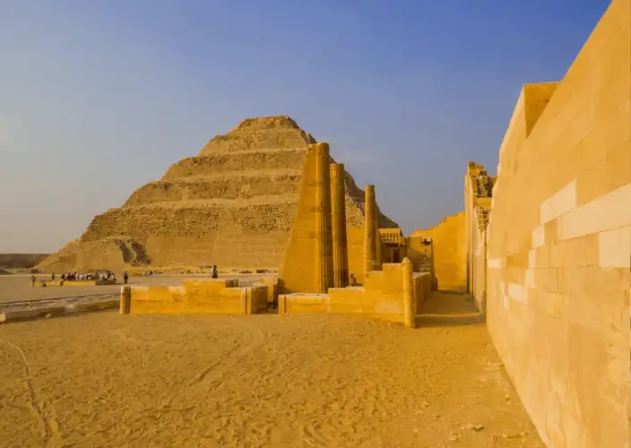 Egitto Svelato: 12 Giorni di Patrimonio e Scoperta - Avventura di un'intera giornata alle Piramidi e Sakkara 🏜️🐫🏰 - Foto del día