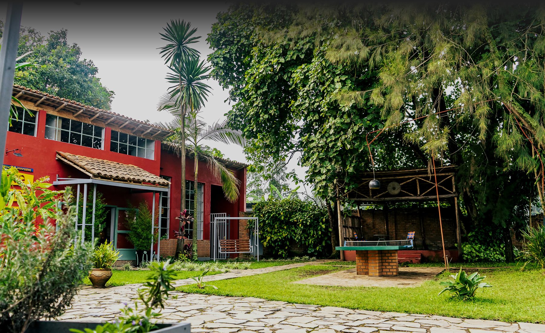 Aventure de 14 jours au Rwanda et en Ouganda - Visite matinale des grottes de Muanze et du mémorial Dian Fossey - Photo du jour