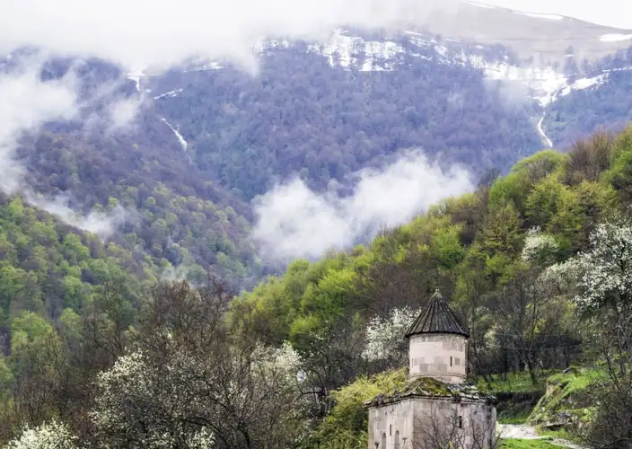 In het hart van de Armeense bergen en meren - Het « Kleine Armeense Zwitserland » en zijn boskloosters - Foto van de dag