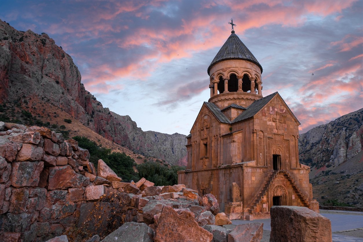 Armenia en 9 días / 8 noches - Ereván – Khor Virap – Cueva 1 de Areni – Noravank – Karahunj – Goris - Foto del día