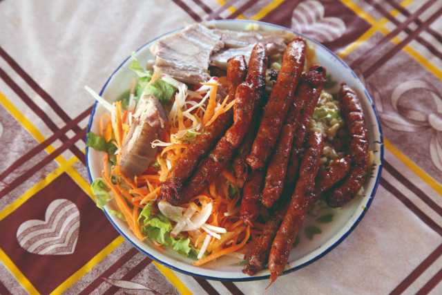 Caravana andina: travesía de los Andes al ritmo de las mulas del Altiplano.