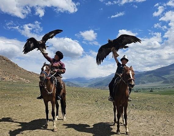 Merveilleuse nature du Kirghizistan - Lac Son Kol – Kyzyl Tou – Bokonbaevo – Skazka – Issyk Kul – Tamga (300 km ~ 5-6 h de route dans la journée) - Lac Son Kol – Kyzyl Tou – Bokonbaevo – Skazka – Issyk Kul – Tamga  (300km~5-6h de route dans la journée)