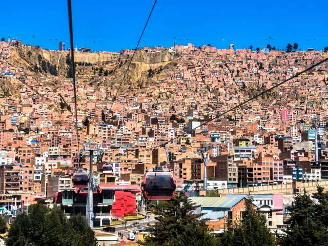 A Bolívia reinventada : um grande circuito entre cultura e imensidão