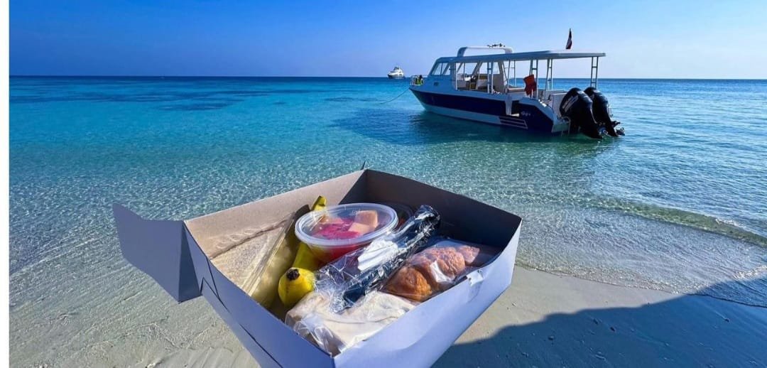 Fuga in Oman - Avventura tra le maestose montagne, il deserto e il mare dell'Oman - TOUR DI SNORKELING ALLE ISOLE DIMANIYAT (Tour Condiviso) - Foto del giorno