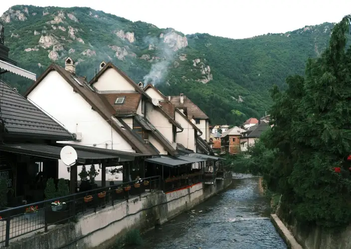 O Norte Escondido da Bósnia – Cascatas, Castelos & Tradições Gourmet - Jajce & Travnik: Bósnia Real & Elegância Otomana - Foto do dia