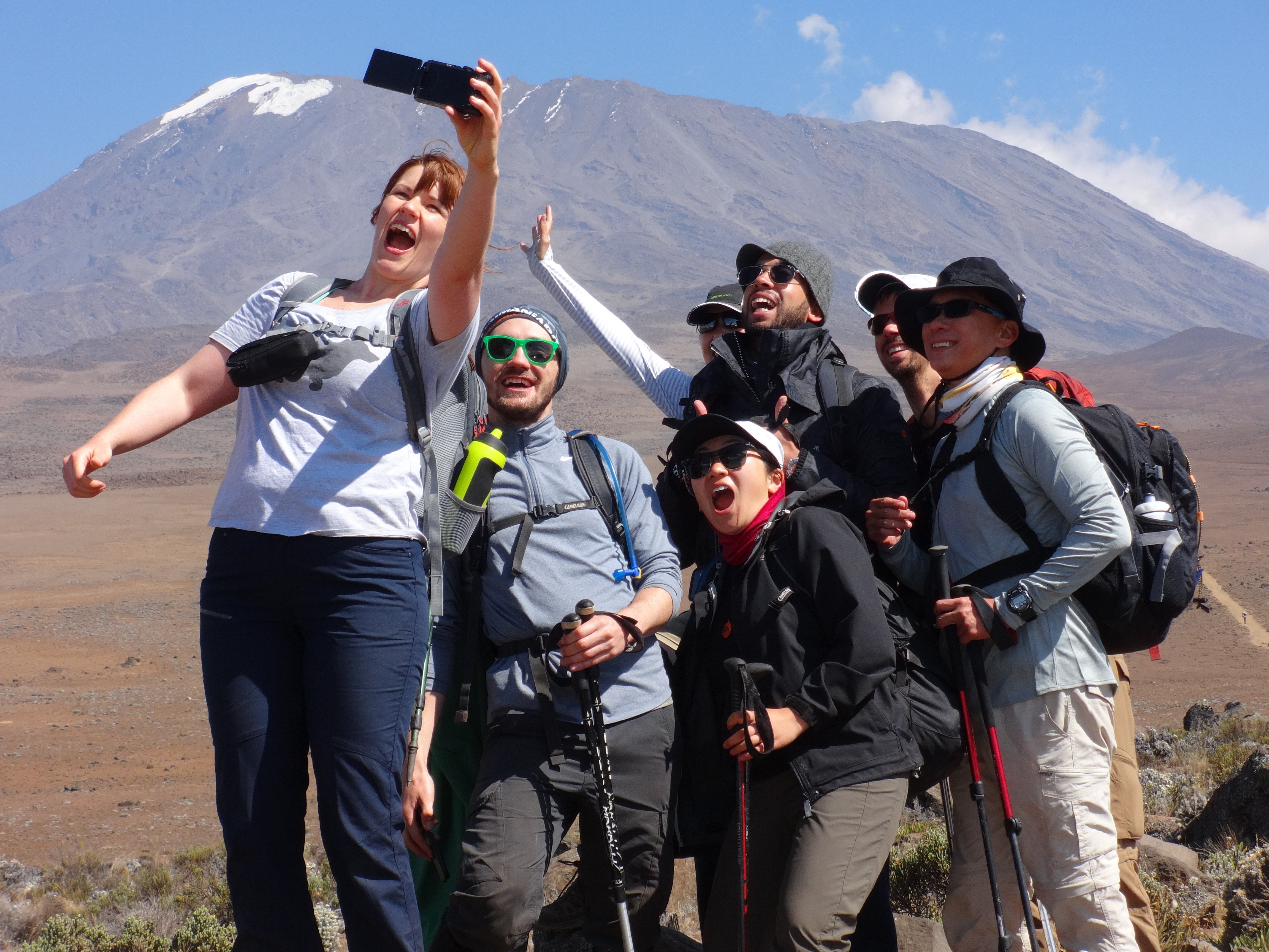6 Días de Ascenso al Monte Kilimanjaro Ruta Marangu - Horombo Hut (3,700 m) – Kibo Hut (4,700 m) - Foto del día