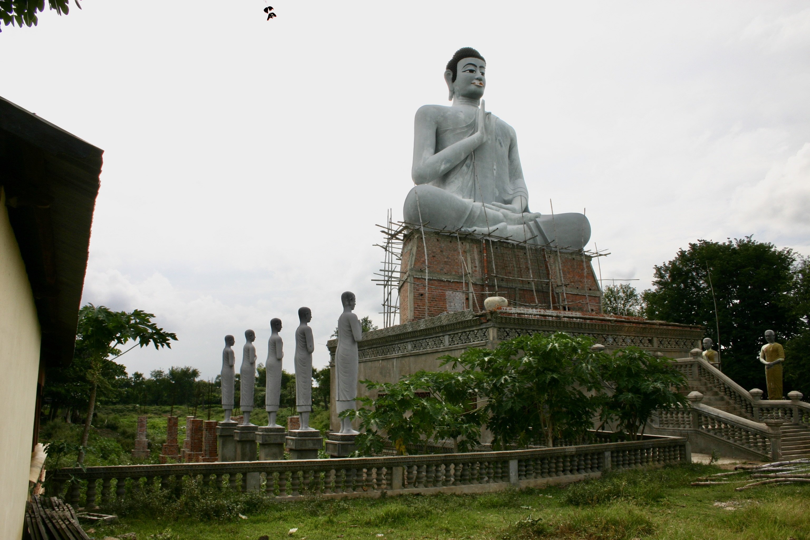 The loop around the lake + Kratie (dolphins) + Banteay Chmar - Discovering Battambang and its hidden treasures - Photo of the day