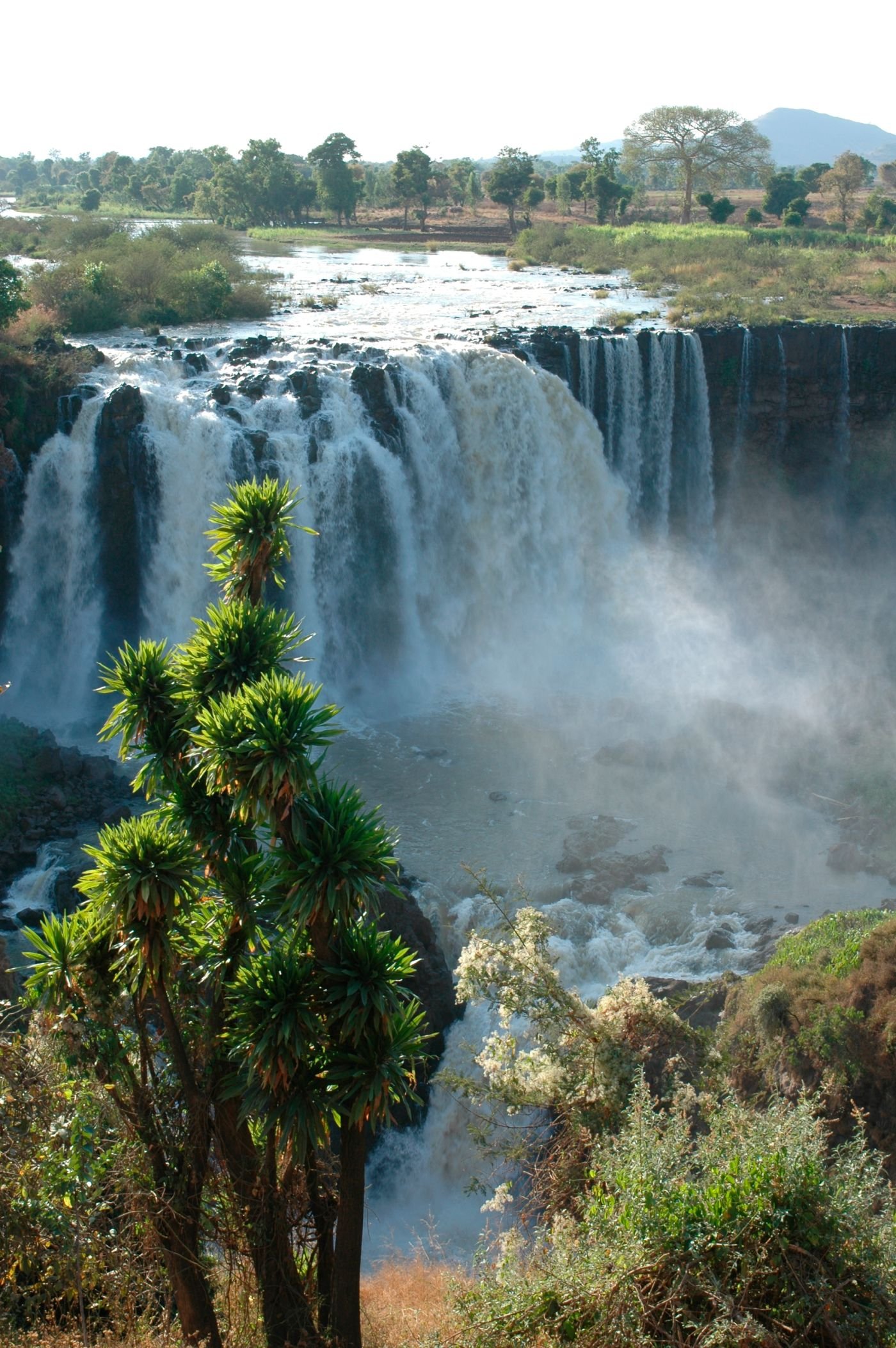 Montañas y lagos de Dire Dawa a Addis Abeba - Las aguas del parque nacional Awash - Les eaux du parc national Awash