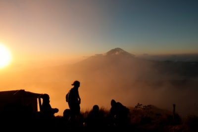 Bali en famille avec des ados : aventures, culture et moments inoubliables sur l’île des Dieux. - Rocky à Bali : le lever du champion ! - Photo du jour
