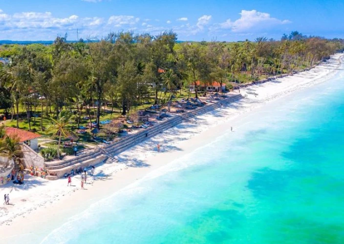 Essence of Kenya Safari - Maasai Mara to Diani Beach - Photo of the day