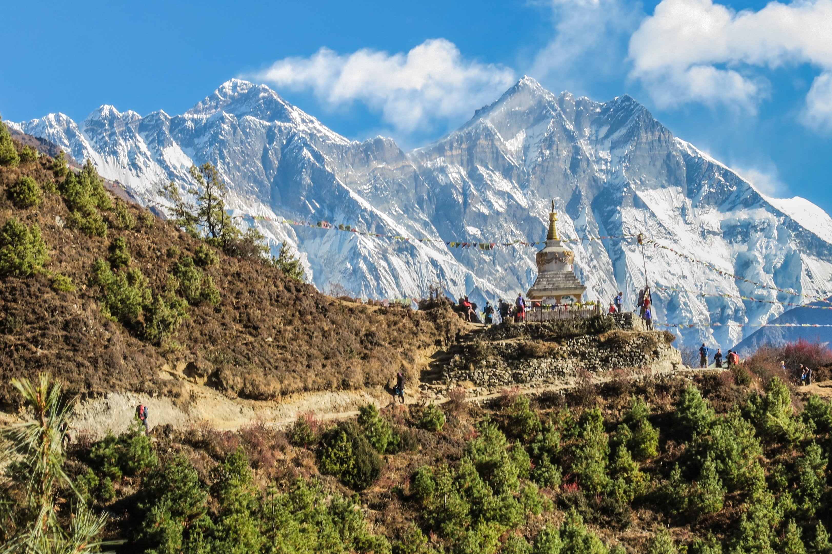 Everest Base Camp Trek - 14 dagen - Dag 4: Acclimatisatiedag - Wandeling naar het Everest View Hotel (3 962 m - 12 995 ft). Wandelafstand: 3 tot 4 km, duur: 3 tot 4 uur. - Jour 4 : Journée d'acclimatation - Randonnée jusqu'à l'Everest View Hotel (3 962m-12995ft) Distance de marche - 3 à 4 km, Durée : 3 à 4 heures