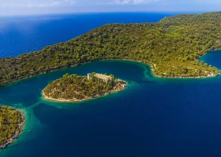 Viver a Croácia - O Parque Nacional da Ilha de Mljet, nos passos de Ulisses – pernoite nas proximidades de Korčula. - Mljet