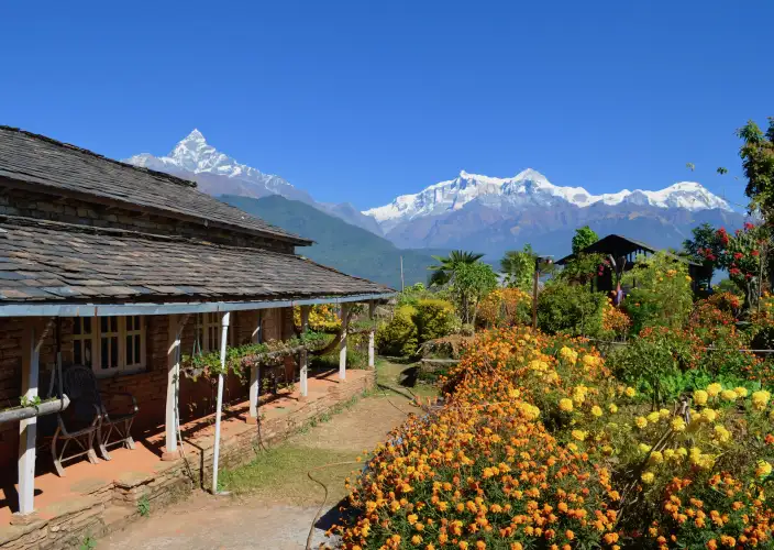 Gesichter Nepals - Am Fuße des Annapurna. - Lodge