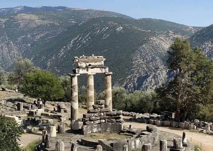 Grecia de sur a norte - Salida hacia los Meteoros vía Delfos - Foto del día