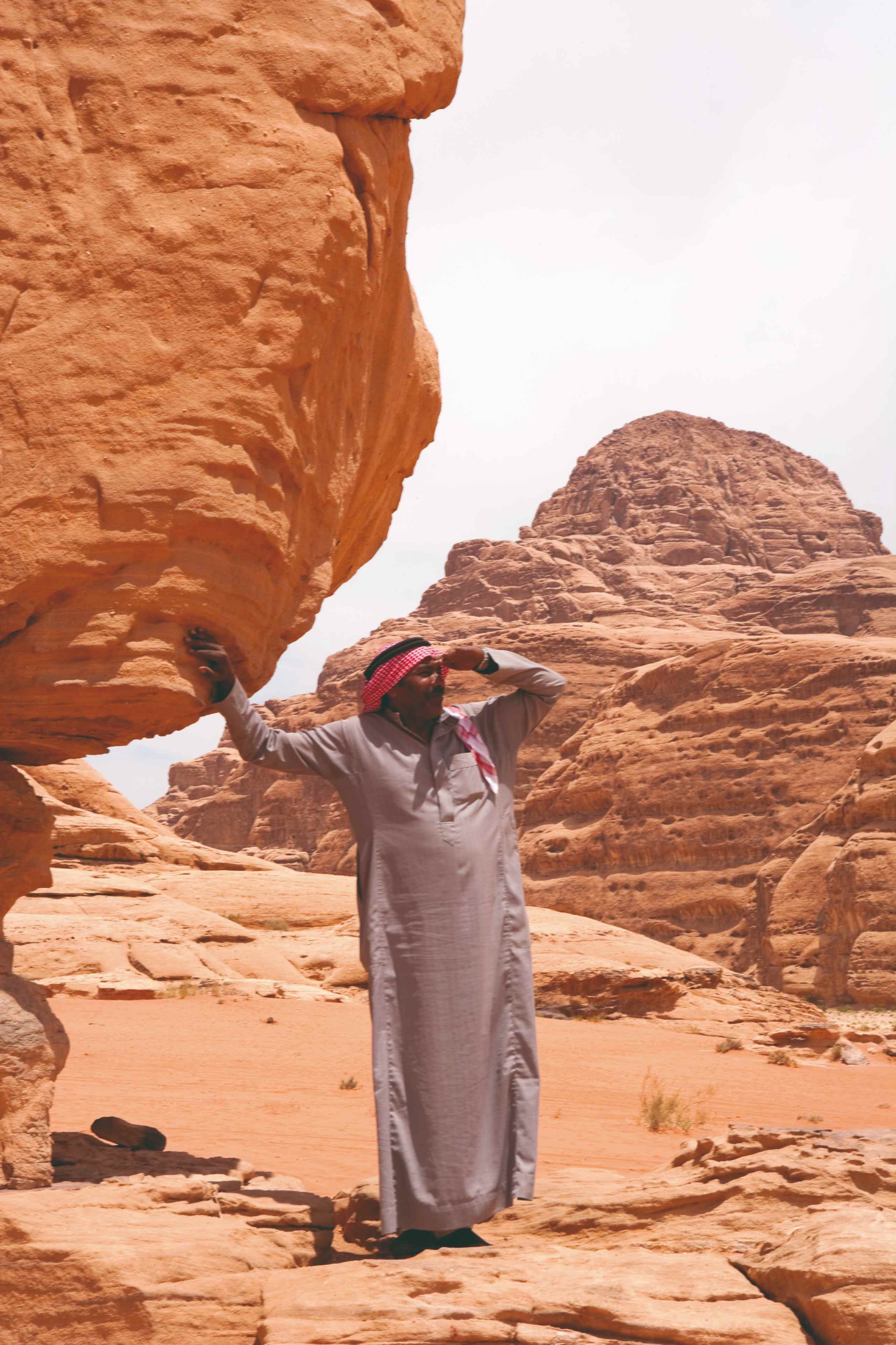 Van de rode woestijn tot het rozenrode Petra - Umm Rachid - Arche van Burdha - Umm Rachid - Arche de Burdha