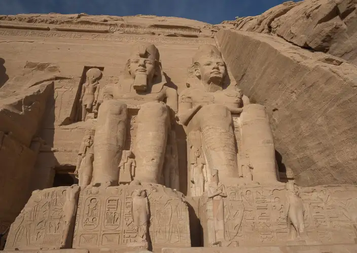 En el corazón de los esplendores de Egipto - Asuán – Abu Simbel – Asuán – El Cairo (280 km ida / 280 km vuelta) + vuelo interior - Foto del día