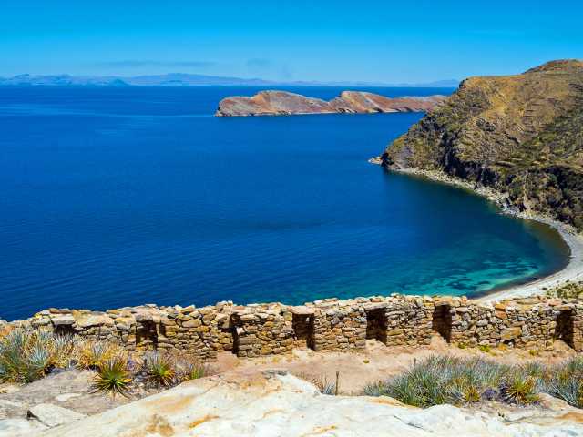 A Bolívia reinventada : um grande circuito entre cultura e imensidão