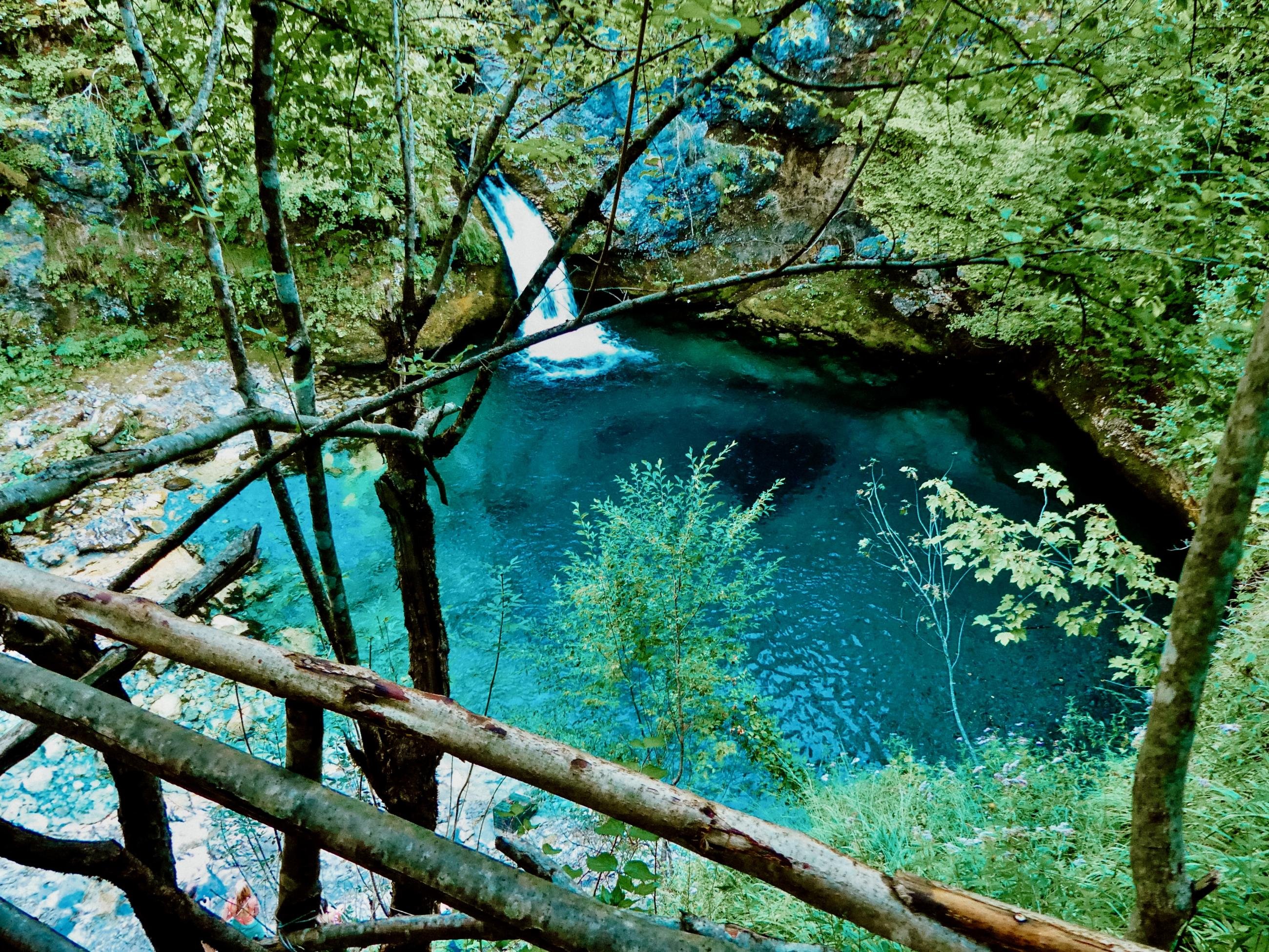 Évasion albanaise : entre culture, randonnée et tradition - Theth : L’œil bleu - Theth : L’œil bleu