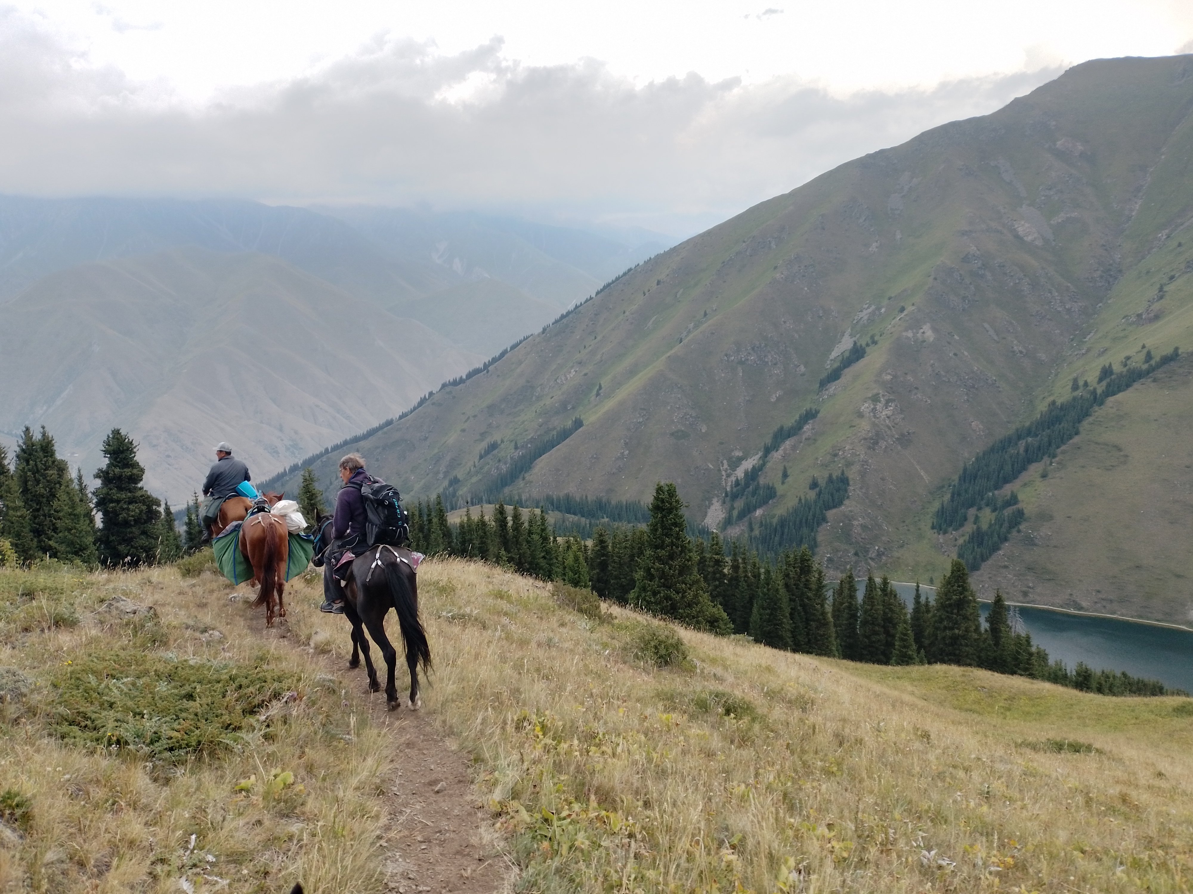 Tailor-made horseback riding in Kyrgyzstan – Tien Shan Mountains - KOL KOGUR – ISSYK KOL - Photo of the day