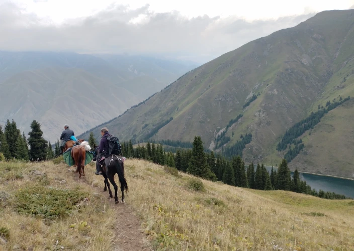 Passeio a cavalo nas Montanhas Celestiais - KOL KOGUR – ISSYK KOL - Foto do dia