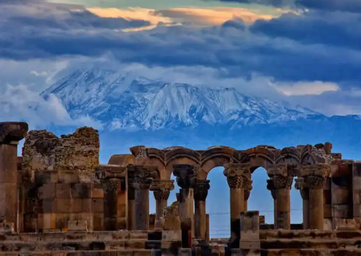 The colors of Armenia - Yerevan / Etchmiadzin / Zvartnots / Yerevan - Photo of the day