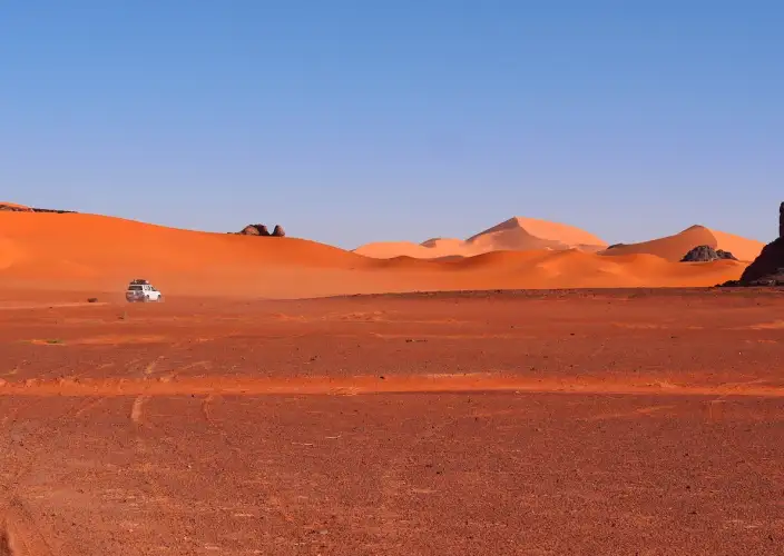 Imersão em Tadrart Rouge - Partindo da Europa, em direção a Djanet via Argel. - Foto do dia