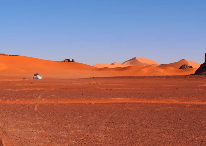 Immersion en Tadrart Rouge - Au départ d'Europe, en direction de Djanet via Alger. - Photo du jour