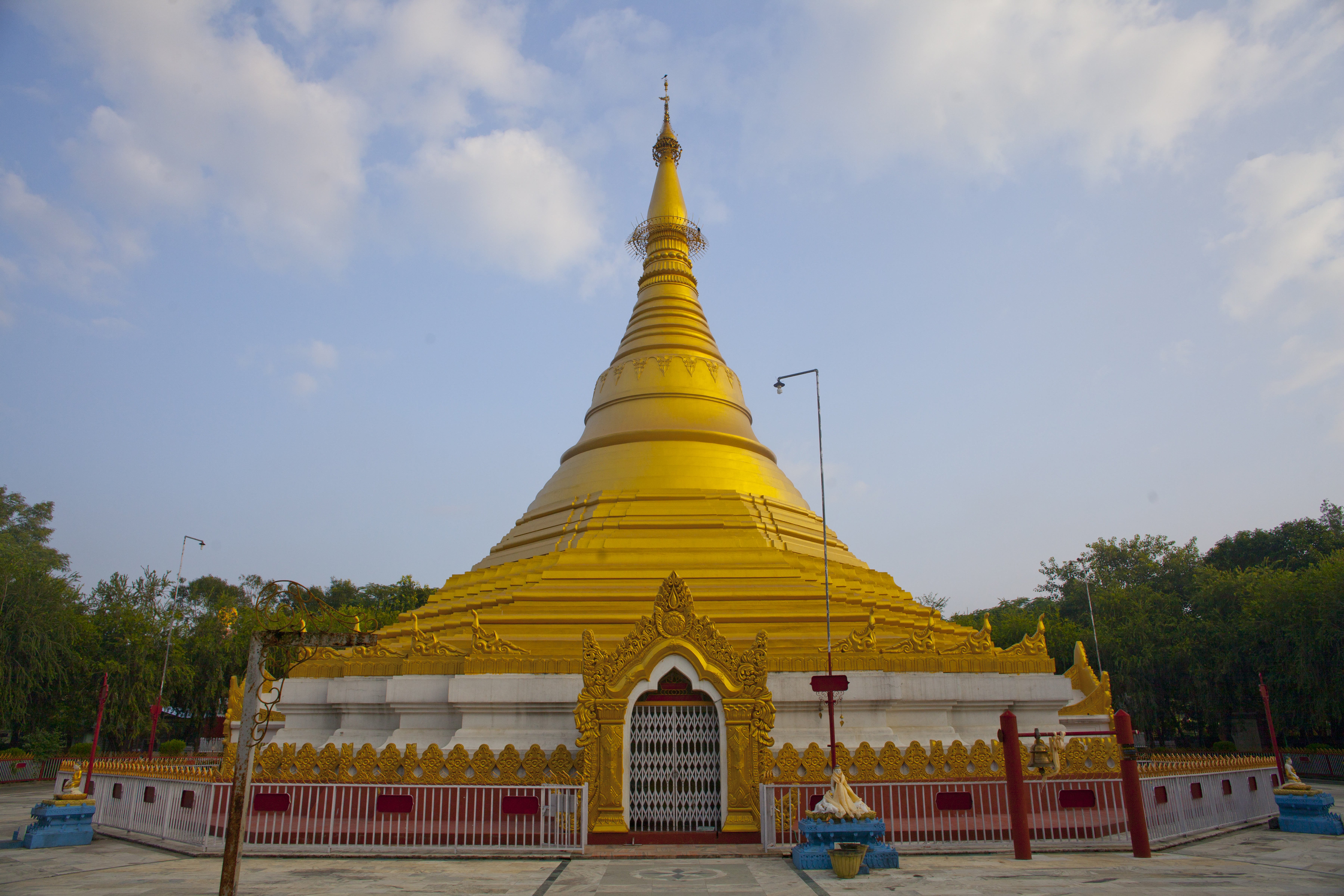 Lac de Gokyo et camp de base de l'Everest - Marche vers Lobuche (piste classique) (4 à 5 heures de trek) - Marche vers Lobuche (piste classique) (4 à 5 heures de trek)