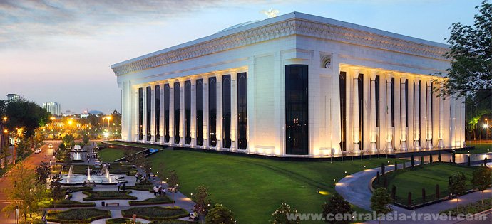 Le cinque repubbliche dell'Asia centrale - Samarcanda - Tashkent in treno del mattino - Foto del giorno