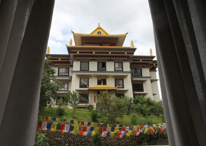 Gesichter Nepals - Folklore eines buddhistischen Heiligen - Pharphing