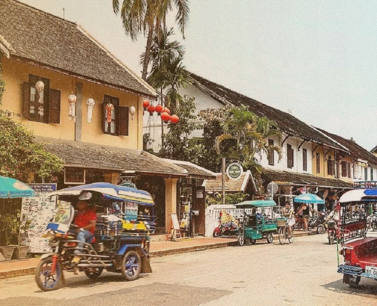 From Laos to Cambodia, the Mekong adventure with friends - Luang Prabang, the soul of Laos - Photo of the day
