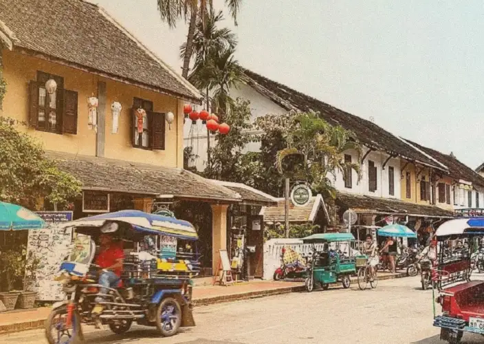 From Laos to Cambodia, the Mekong adventure with friends - Luang Prabang, the soul of Laos - Photo of the day
