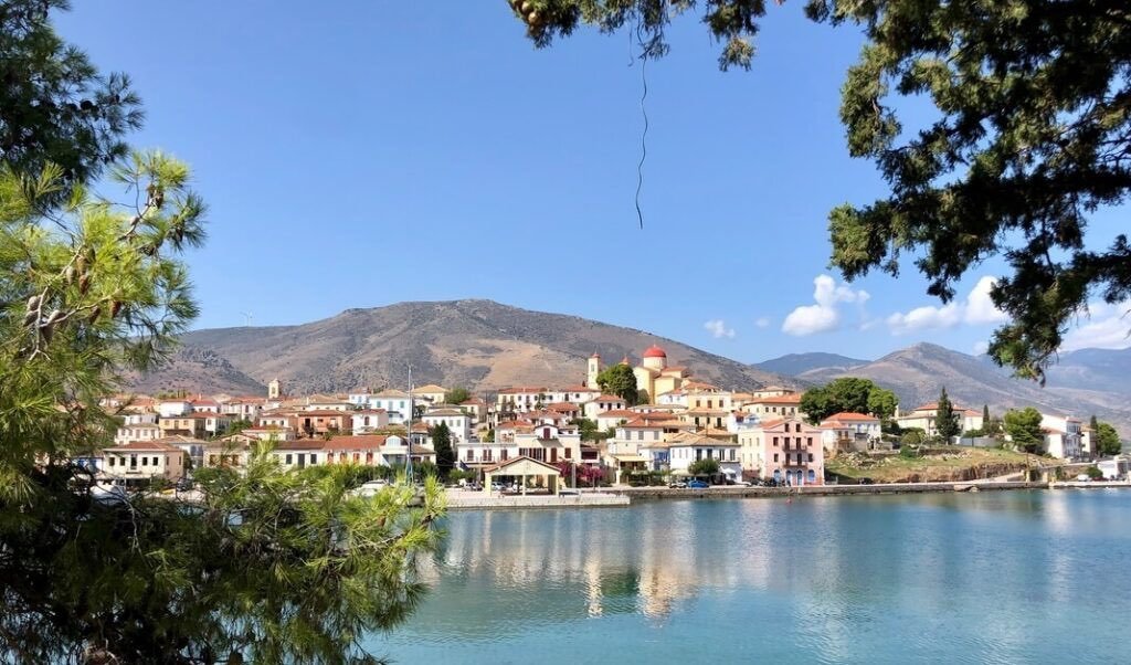 Grecia de sur a norte - En ruta hacia Galaxidi, vía el puente Rio-Antirio - Foto del día
