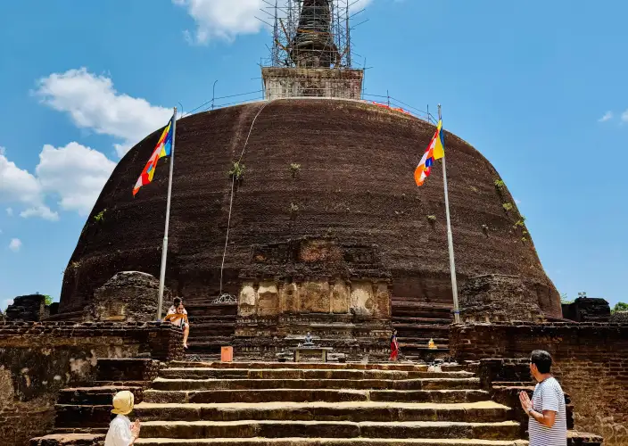 Sri Lanka en 8 Días – Un Viaje a Través de la Isla de Colores - Ciudad Antigua de Anuradhapura → Sigiriya - Foto del día