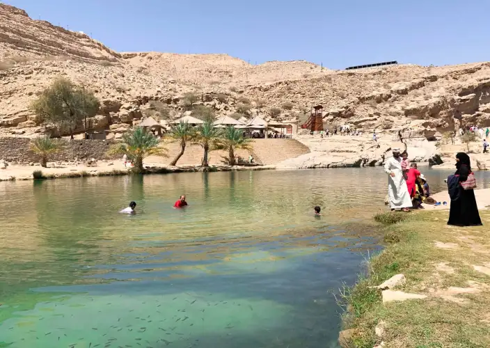 7 giorni di esplorazione dalle dune di sabbia di Wahiba alle dune di zucchero di Khaluf in Oman - Esplora la splendida valle di Wadi Bani Khalid - Foto del giorno