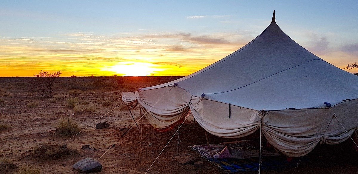 Chinguetti and the Erg Warane, immersion in the sands - The corridor sandstones of Zarga - Khaïma au couchant