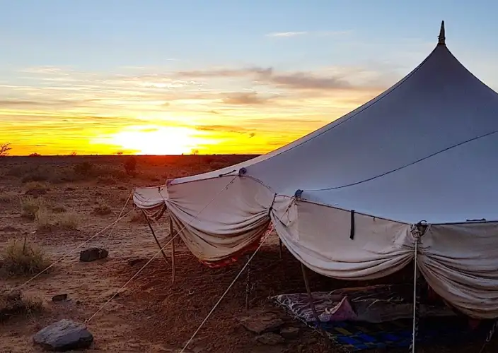 Chinguetti and the Erg Warane, immersion in the sands - The corridor sandstones of Zarga - Khaïma au couchant