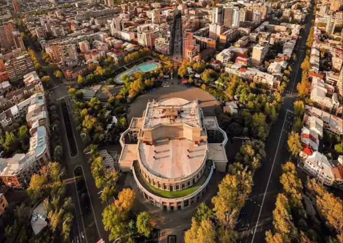 Armenia en 9 días / 8 noches - Recorrido por la ciudad de Ereván / Museo de Historia / Tsitsernakaberd - Foto del día