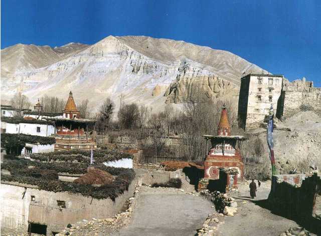 Trek dans le Haut Mustang